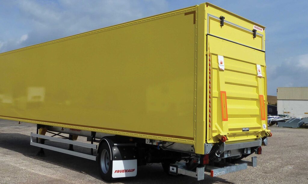 Plywoodoplegger gestuurde oplegger stuurtrailer Fruehauf ODSD Trading