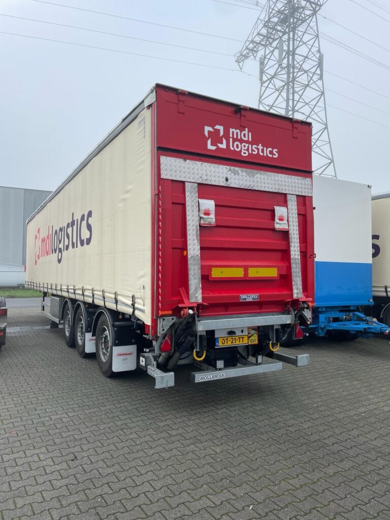 trailer met laadklep - Fruehauf