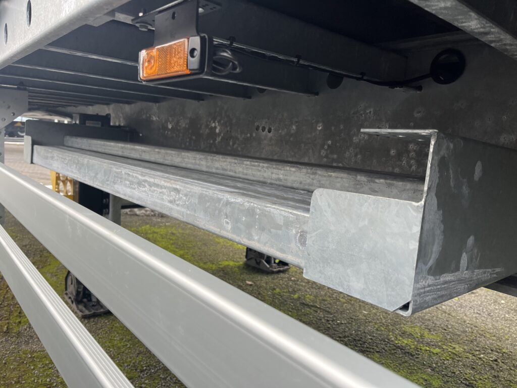 System Trailers Rongopberging Visser
