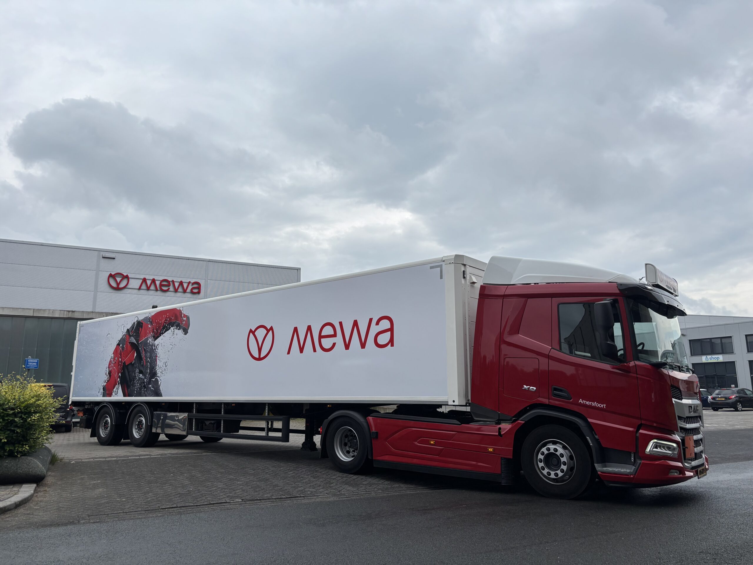 System Trailer plywoodtrailer MEWA Laadklep