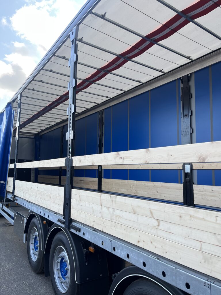 Wessels Opbouw Huifoplegger