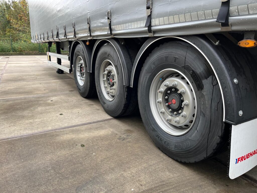 SAF Assen schijfremmen schuifzeiloplegger Fruehauf Wemacon