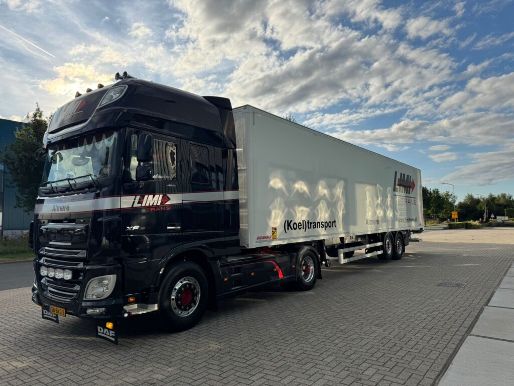 Limitrans plywoodoplegger trailer bouwheer