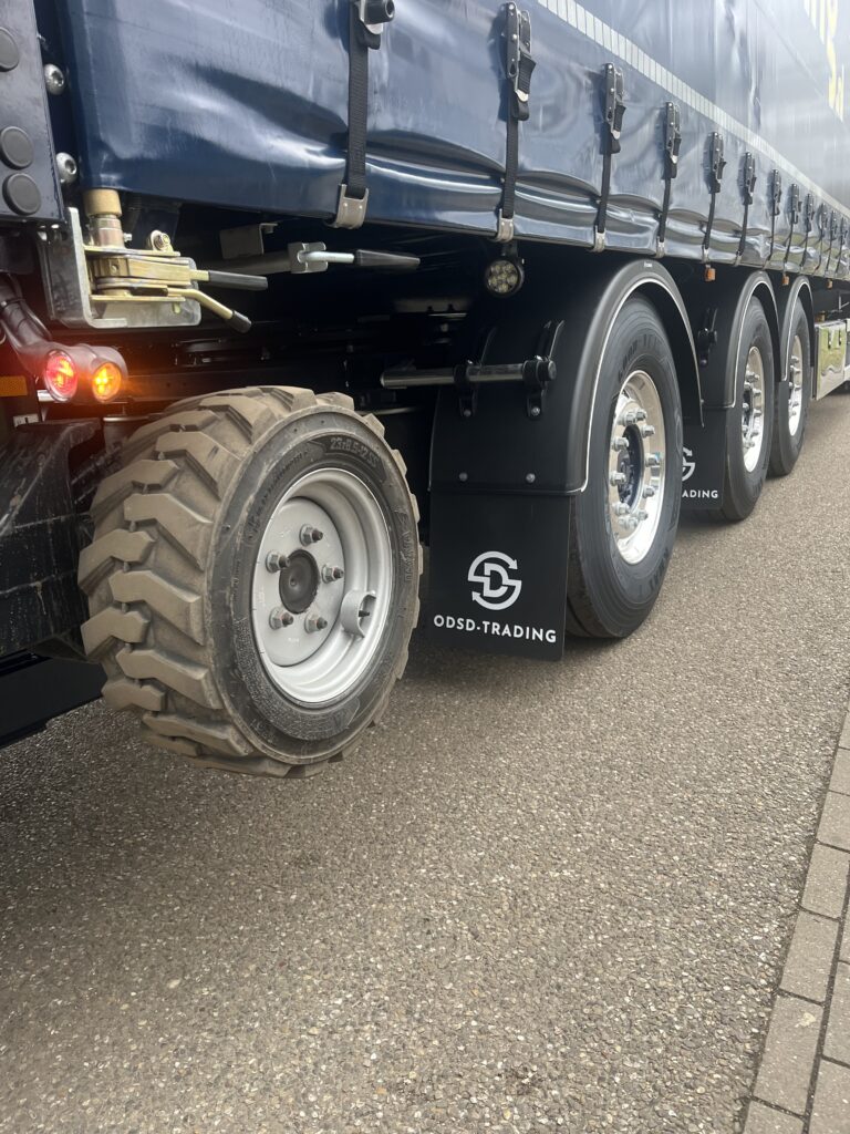 Knufing kooiaaptrailer oplegger tridec stuursysteem system trailers web trailer