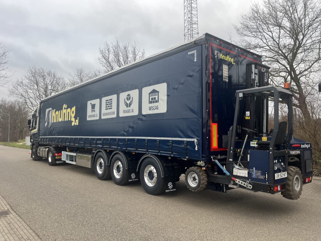 Knufing kooiaaptrailer oplegger tridec stuursysteem system trailers web trailer