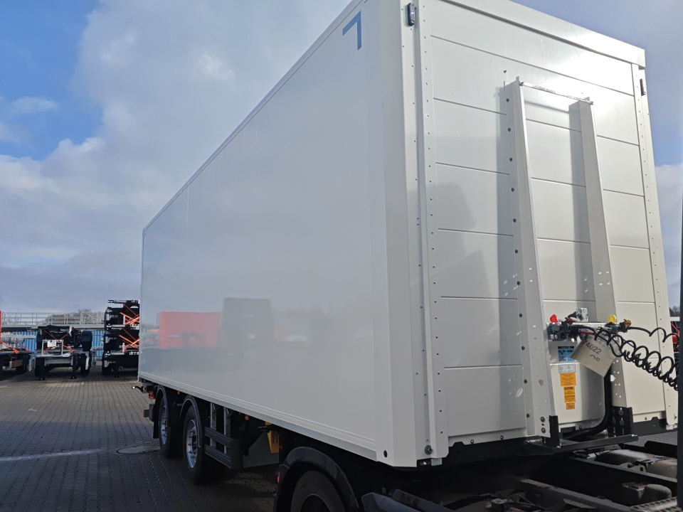van der valk system trailers hardhouten vloer gestuurde oplegger city
