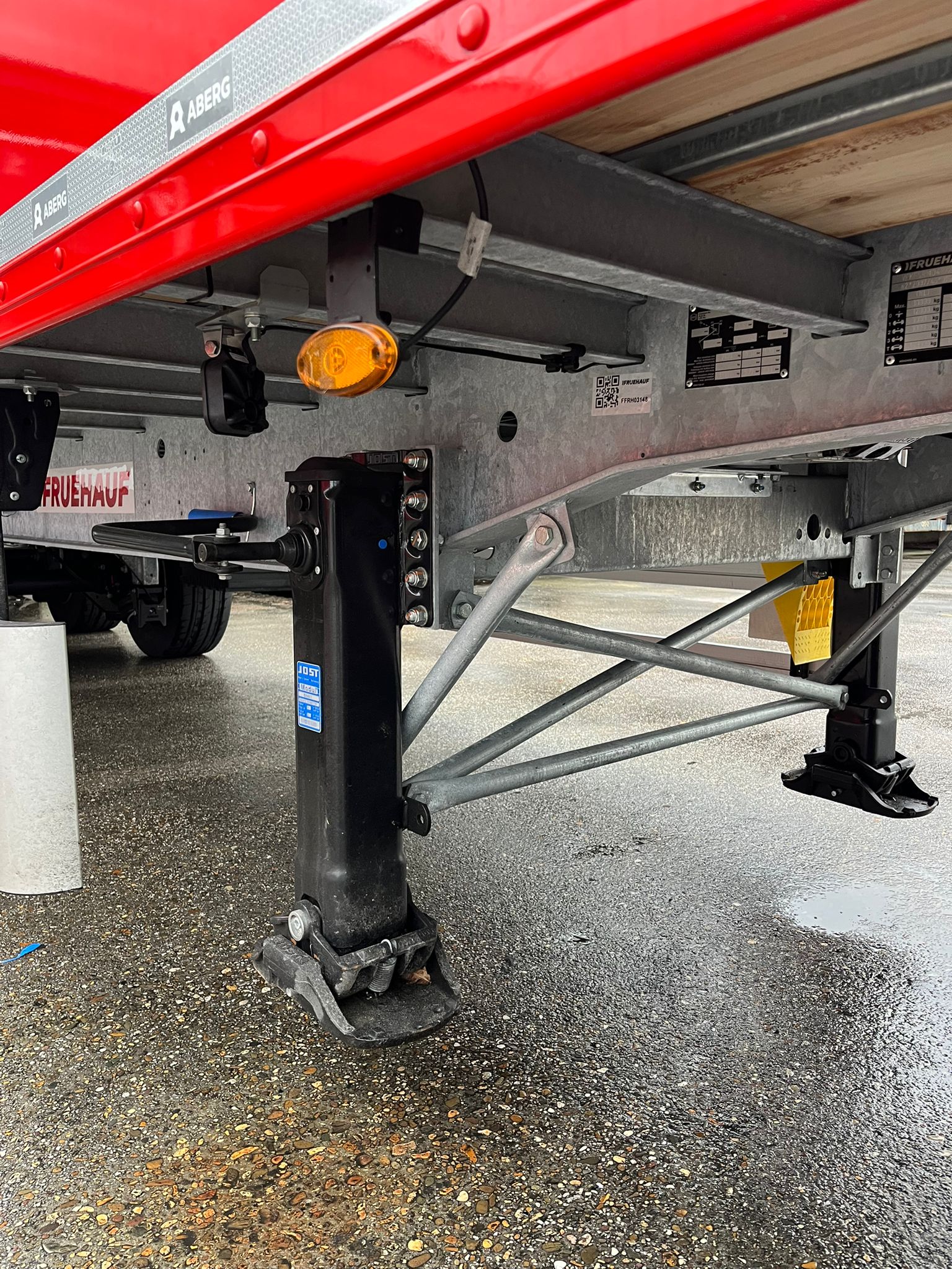 Chassis Fruehauf boxtrailer Transmission