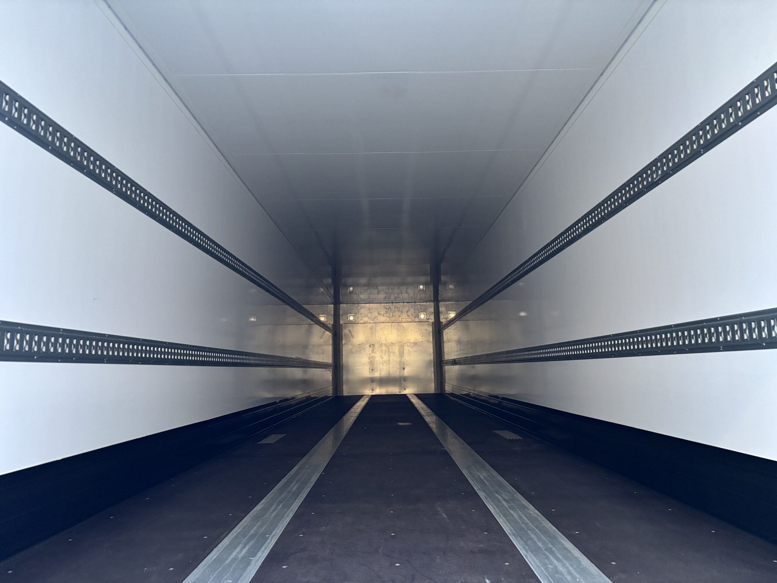platen vloer kastenoplegger system trailers ISO dak geisoleerd dak combirails bindrails