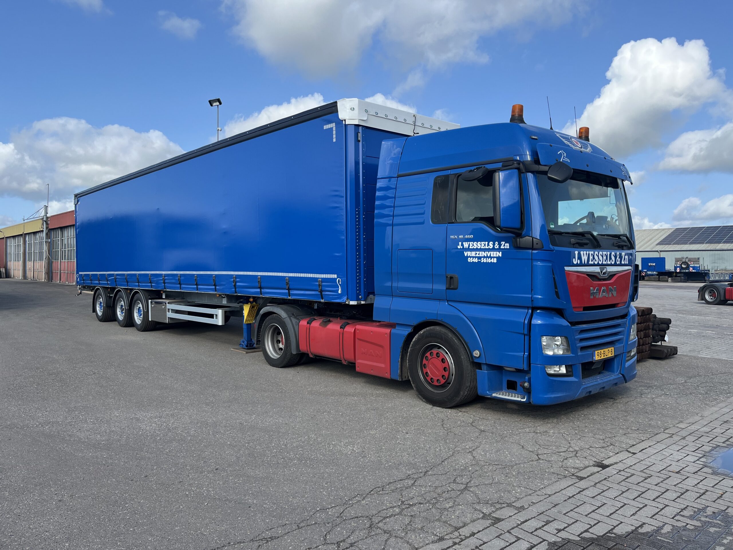 Wessels schuifzeiloplegger trailer auflieger pacton krone system trailers