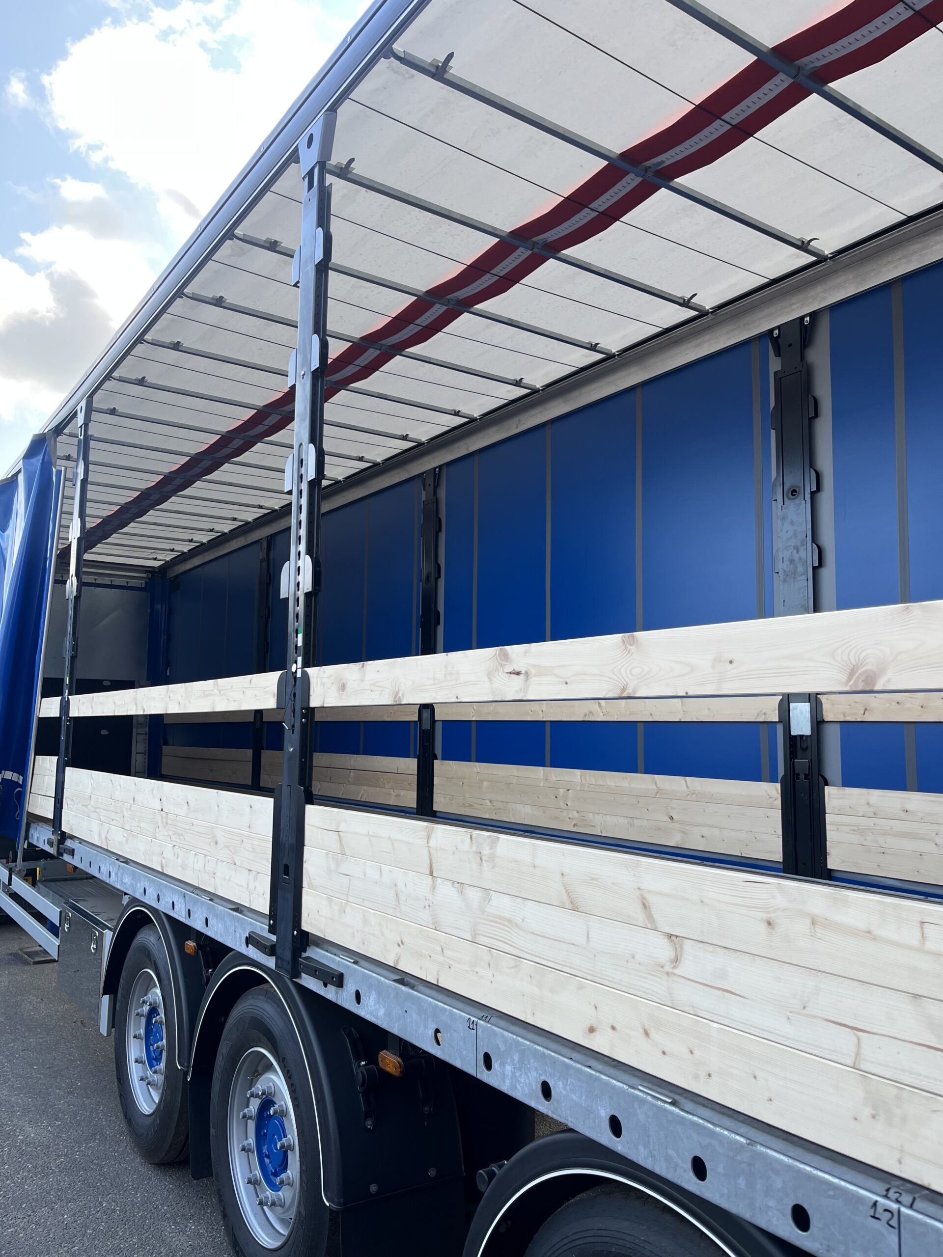 Huifplanken System Trailers einstecklatten holz