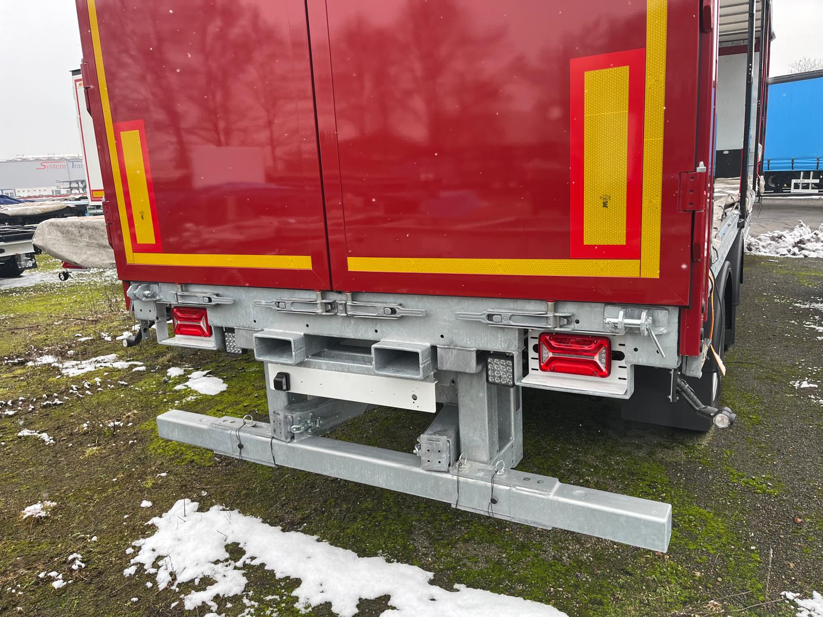 Kooiaapoplegger kooiaaptrailer System Trailer Staplerhalterung Moffet Terberg HIAB heftruck aansluiting