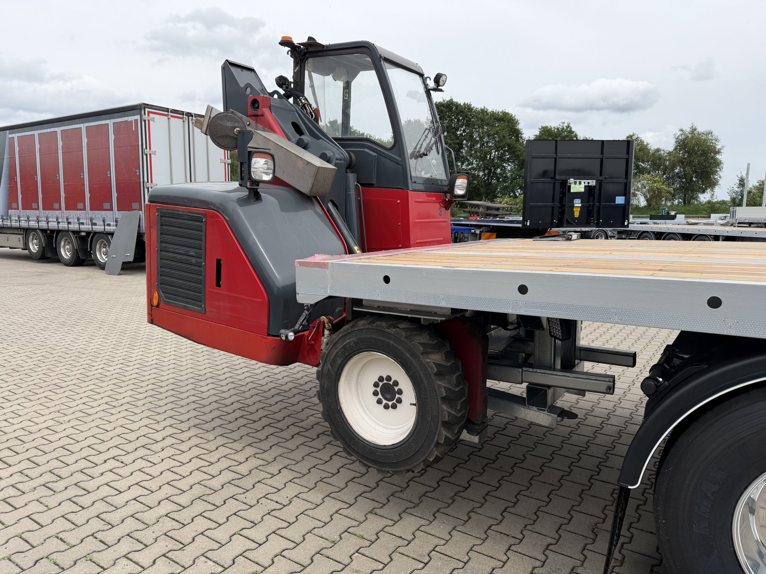 POPA Lichtmasten trailer tridec kooiaap Moffet M10