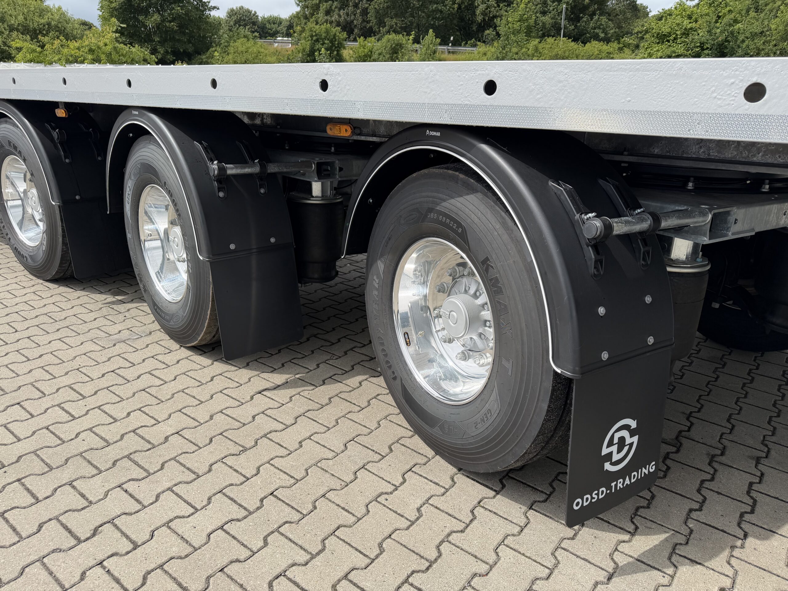 POPA Lichtmasten trailer tridec kooiaap Moffet M10