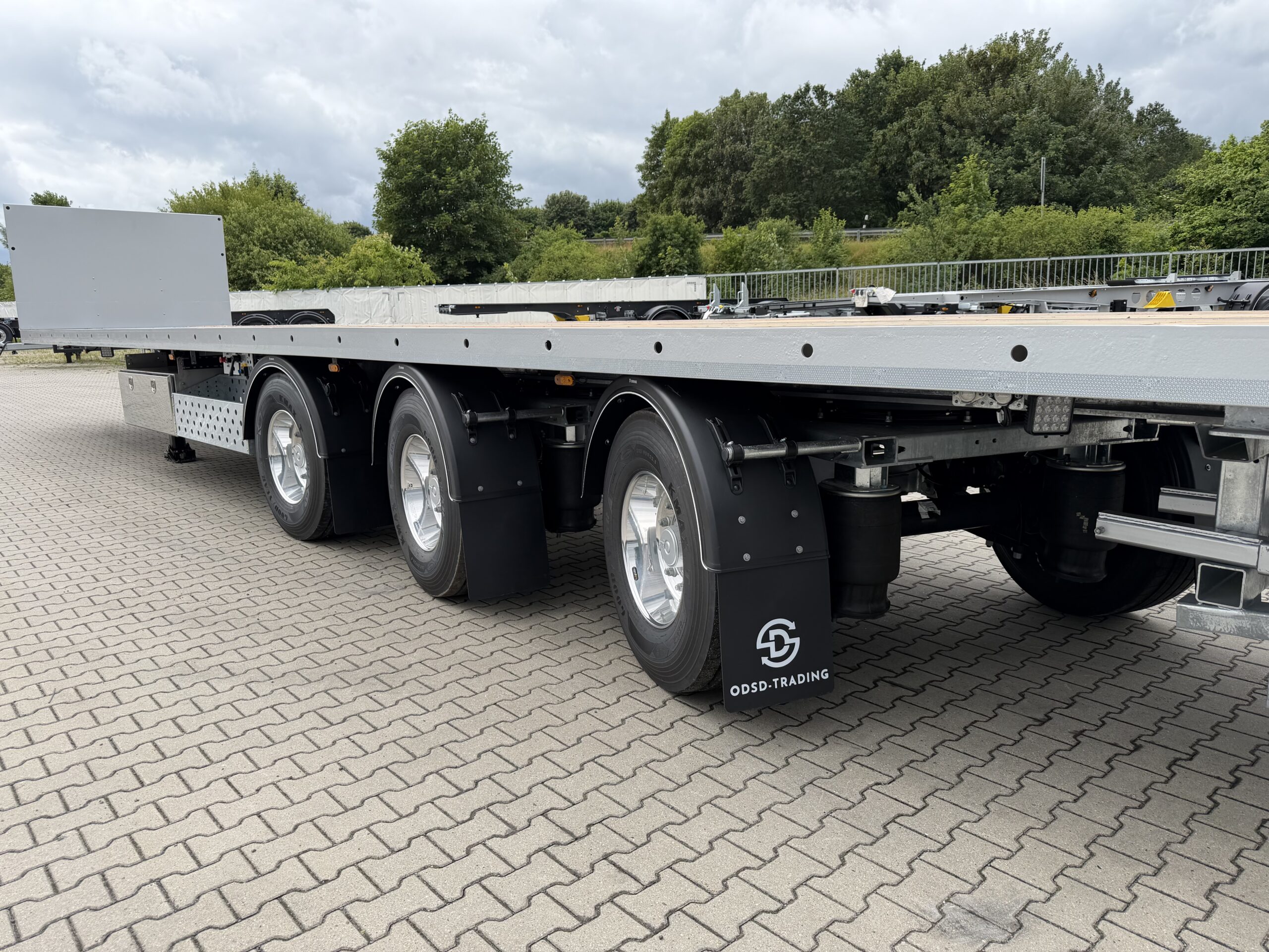 POPA Lichtmasten trailer tridec kooiaap Moffet M10