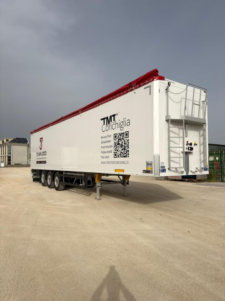 Wij bedanken TJ van Loco voor het vertrouwen in TMT en ODSD Trading. We zijn trots dat deze twee hoogwaardige walking floor trailers voortaan in België worden ingezet en wensen het team veel veilige en succesvolle kilometers. Ook op zoek naar een sterke en volledig op maat gebouwde walking floor oplegger? ODSD Trading adviseert u graag over de verschillende TMT-uitvoeringen voor recycling, biomassa, agrarische producten en bulktransport.