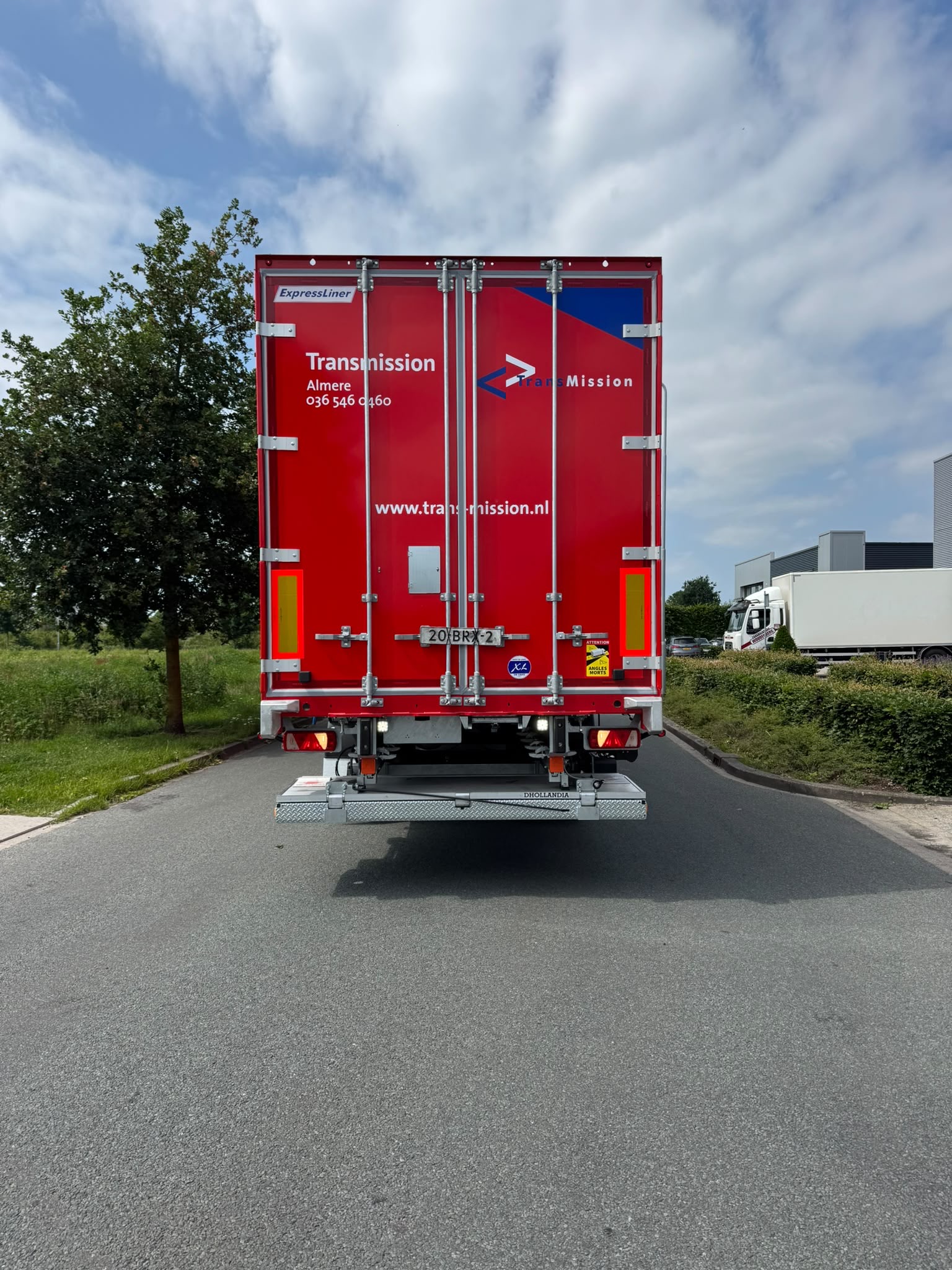 Tranmission Almere Fruehauf stuurtrailer kastenoplegger